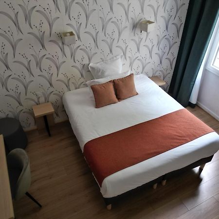 Contact Hotel Les Platanes Villeneuve Sur Lot Centre Buitenkant foto