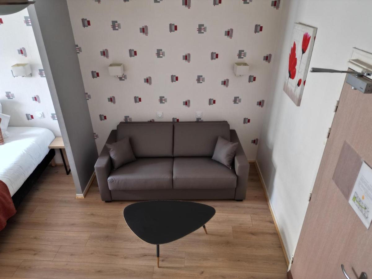 Contact Hotel Les Platanes Villeneuve Sur Lot Centre Buitenkant foto