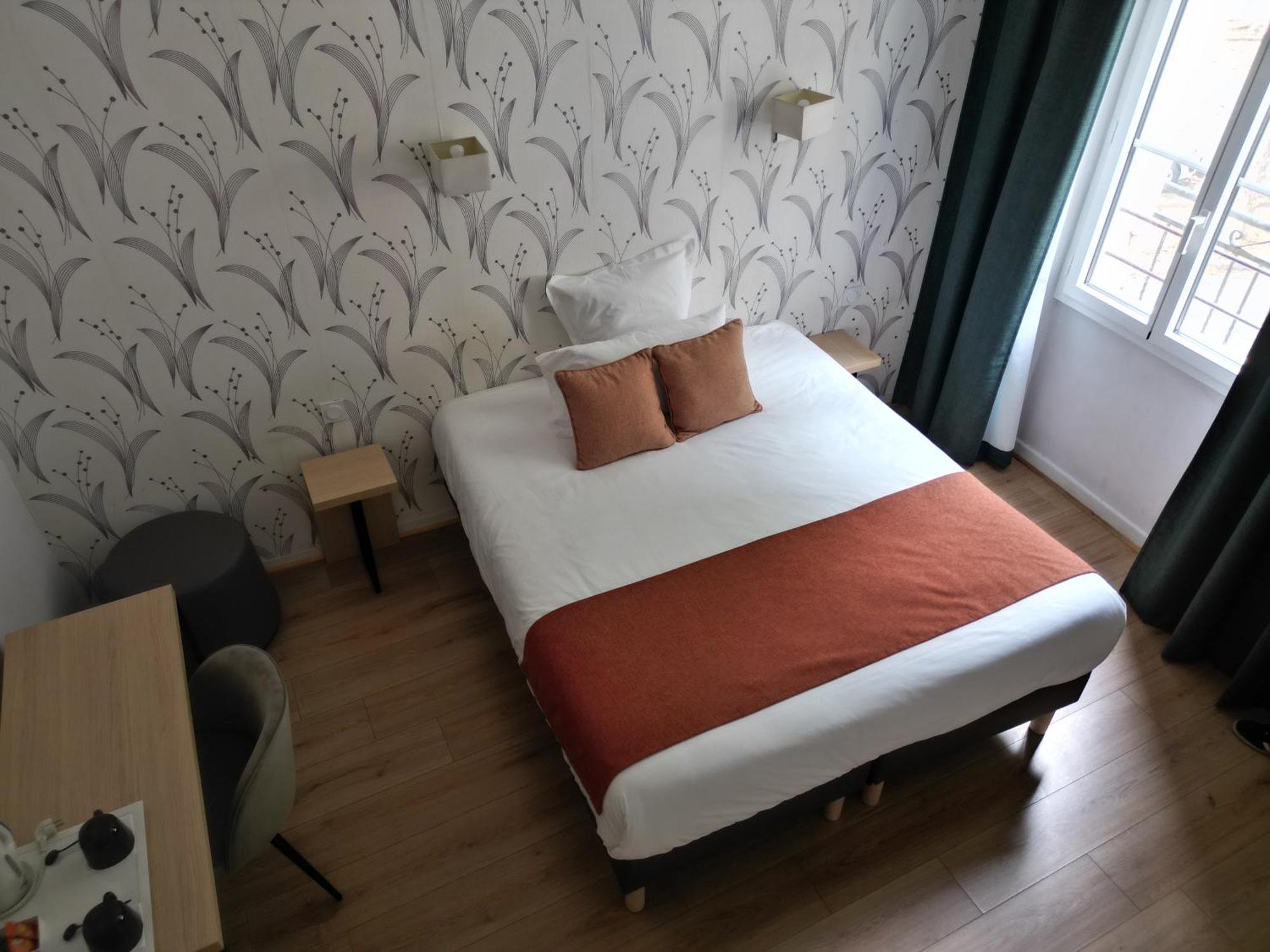 Contact Hotel Les Platanes Villeneuve Sur Lot Centre Buitenkant foto