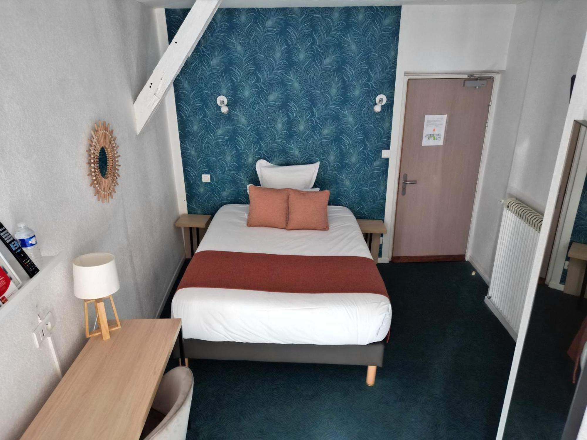 Contact Hotel Les Platanes Villeneuve Sur Lot Centre Buitenkant foto
