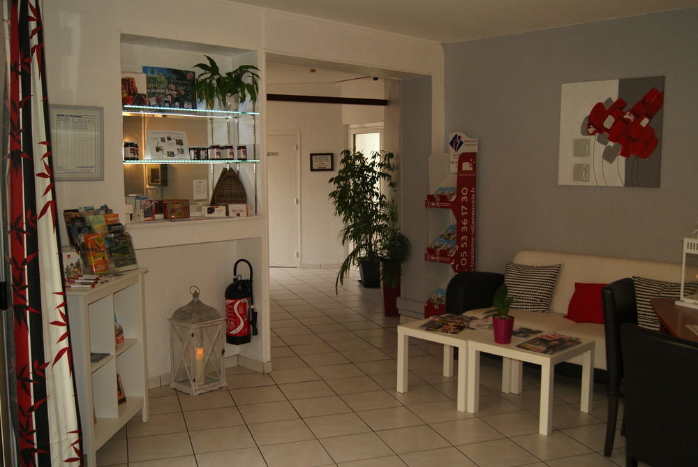 Contact Hotel Les Platanes Villeneuve Sur Lot Centre Buitenkant foto
